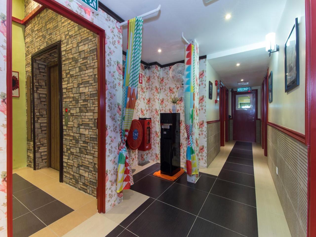 Oyo 604 Hotel Est Equine Park Seri Kembangan Ngoại thất bức ảnh