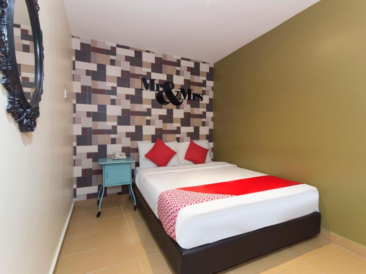 Oyo 604 Hotel Est Equine Park Seri Kembangan Ngoại thất bức ảnh