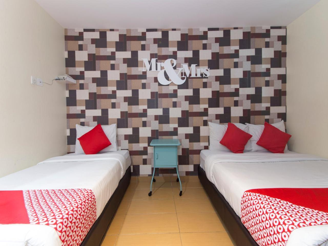 Oyo 604 Hotel Est Equine Park Seri Kembangan Ngoại thất bức ảnh